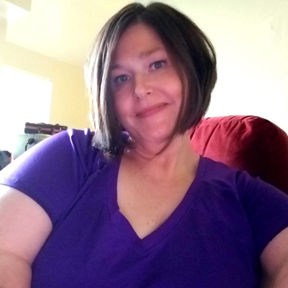 Profile Picture of Jess Hoch (@brodysmommy75) on Poshmark