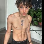 Profile Picture of Ryan Alexander (@ryanalexander_artist) on Instagram