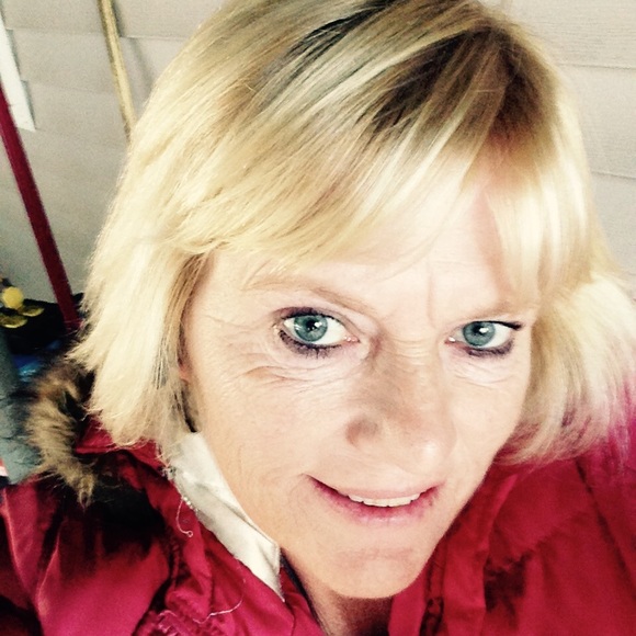 Profile Picture of Nanette Schmitt (@nan1967) on Poshmark