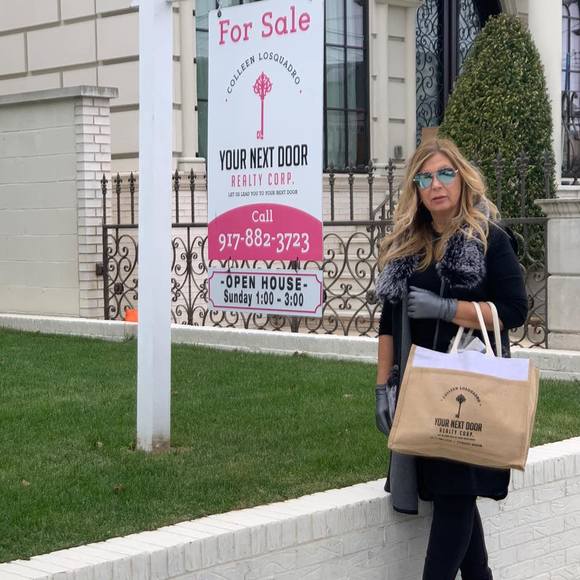 Profile Picture of Colleen Losquadro (@c_losquadro) on Poshmark