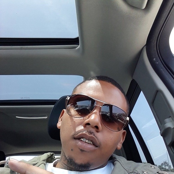 Profile Picture of George Gamble (@kaypee50) on Poshmark