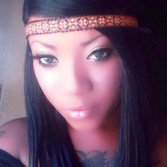 Profile Picture of Crystal Graves (@ella1984) on Poshmark