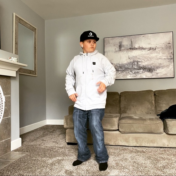 Profile Picture of Anthony Huitt (@huittant) on Poshmark