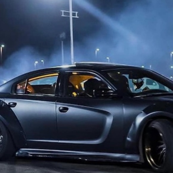 Profile Picture of Tyler Goldy (@tylergoldy) on Poshmark