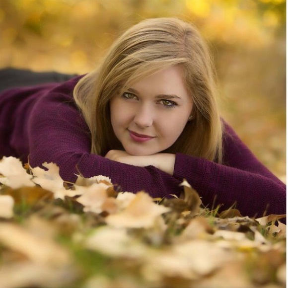 Profile Picture of Rachael Heggem (@reheggem) on Poshmark