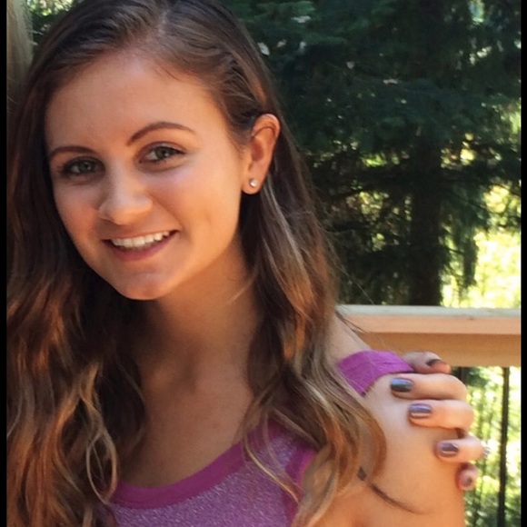 Profile Picture of Caroline Scanlon (@sweetcaroline67) on Poshmark