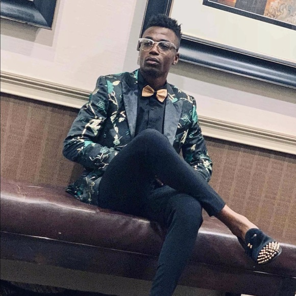 Profile Picture of Ray Campbell (@raycampbell425) on Poshmark