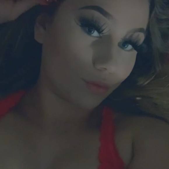 Profile Picture of Aliyah isabel Miramontes (@aliyah801) on Poshmark