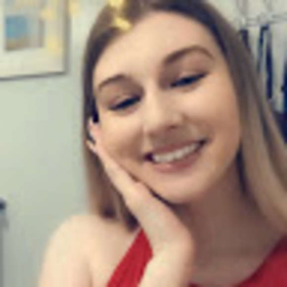 Profile Picture of Brianna Bridget (@brianna_bridget) on Poshmark
