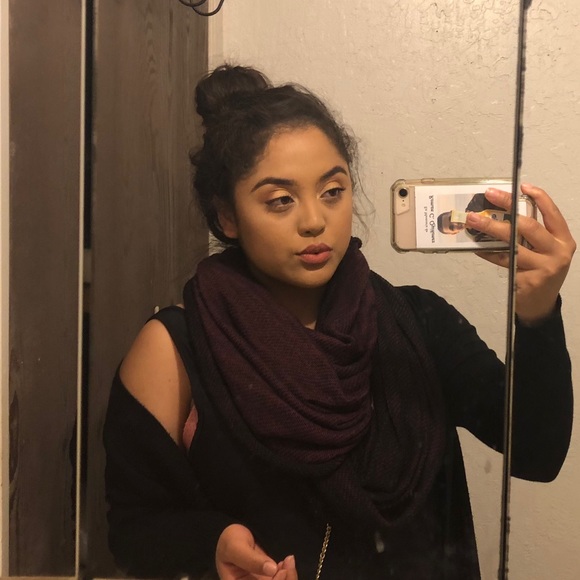 Profile Picture of Gisela Chavez (@gisela_chavez) on Poshmark