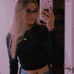 Profile Picture of 𝕔 𝕒 𝕣 𝕝 𝕪 🦋 (@_carlyphillips) on Instagram