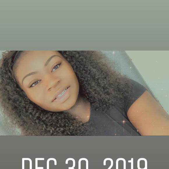 Profile Picture of Tamia Purdom (@madebymia15) on Poshmark