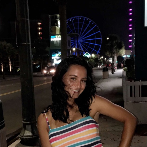 Profile Picture of Taryn Long (@tarynlong) on Poshmark