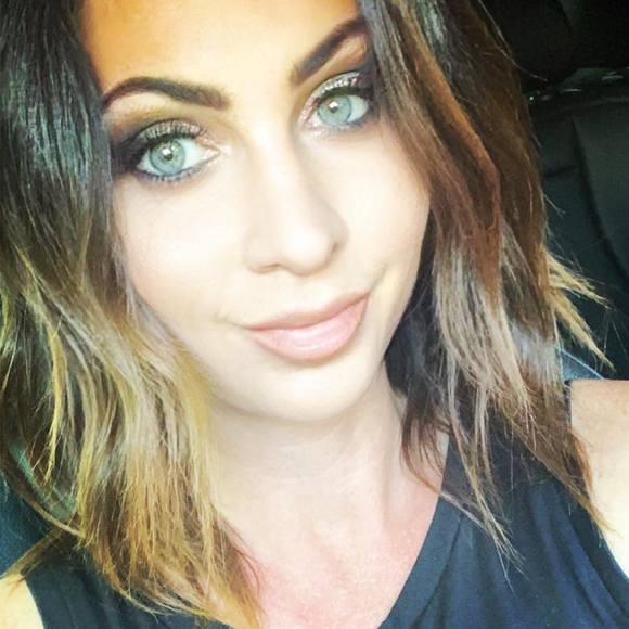 Profile Picture of Jamie Sumner (@sumgirl22) on Poshmark