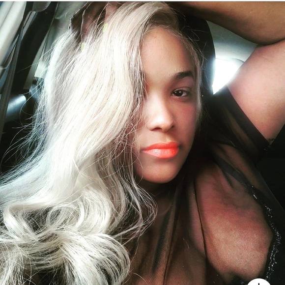 Profile Picture of Shannon Settles (@shannonsettles) on Poshmark