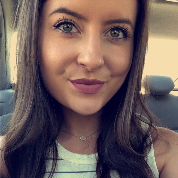 Profile Picture of Shayla Alexander (@shaylahamby) on Poshmark