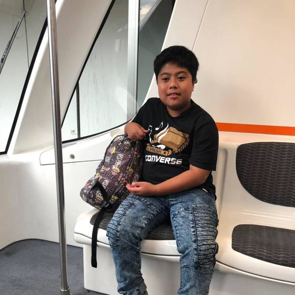 Profile Picture of Peter Samson (@petersamson) on Poshmark