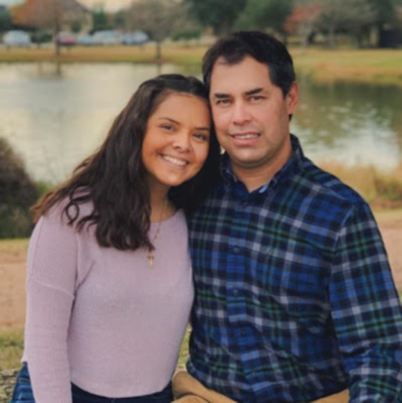 Profile Picture of Bella Farrera (@bellafarrera04) on Poshmark