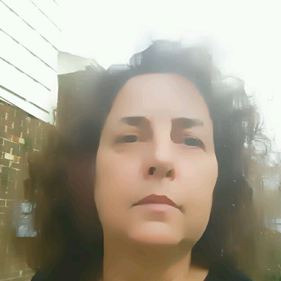 Profile Picture of Debbie Alexander (@kitcat497) on Poshmark