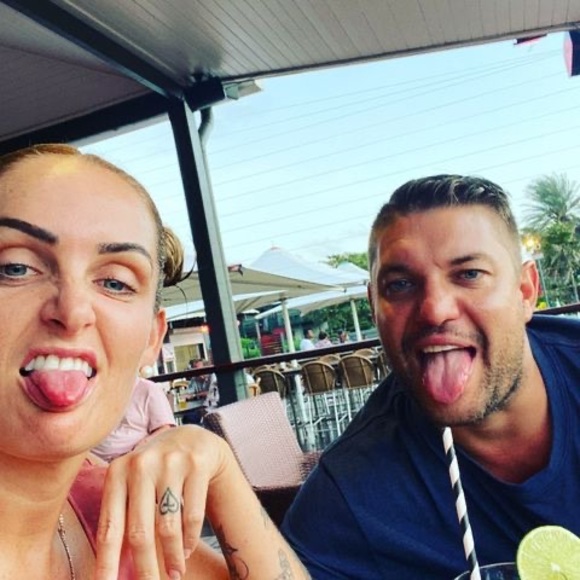 Profile Picture of Lisa Oldfield (@lisa_oldfield) on Poshmark