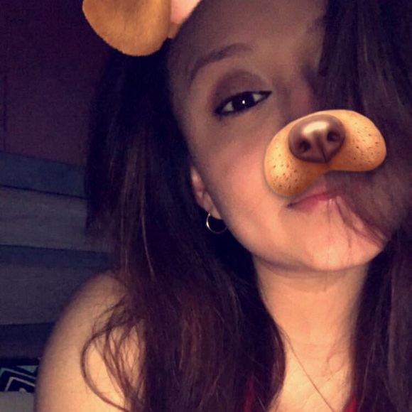 Profile Picture of Luz Hernandez (@luzvzquez) on Poshmark