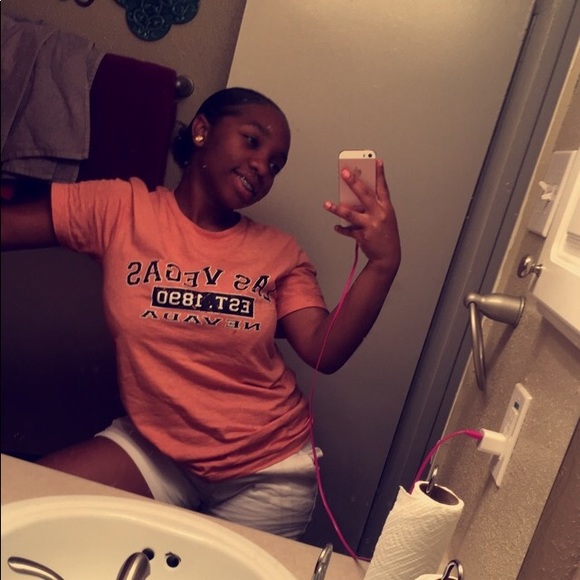 Profile Picture of Chasity Walker (@chasityw123) on Poshmark