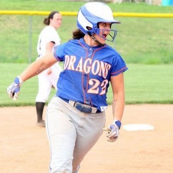 Profile Picture of Olivia Scarbrough (@o_scarbrough) on Poshmark