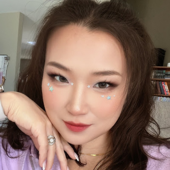 Profile Picture of Janine Stodola (@janinestodola) on Poshmark