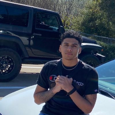 Profile Picture of 🚩 (@michael_artis52) on Twitter