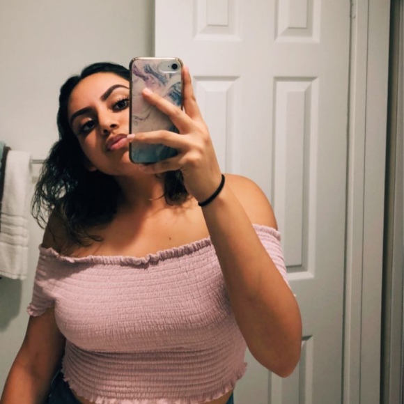 Profile Picture of Sandra Chavez (@ardna_s) on Poshmark