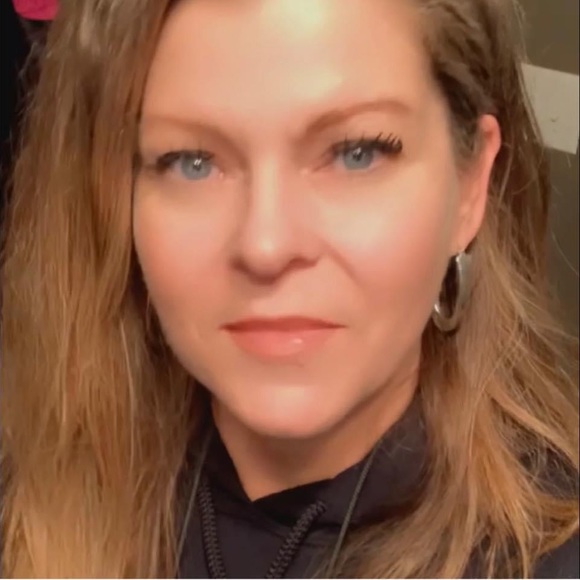 Profile Picture of Katrina Lightsey (@kplightsey) on Poshmark