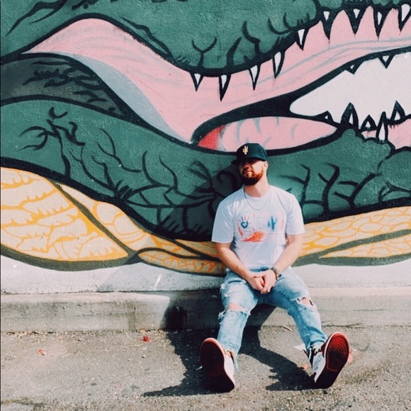 Profile Picture of Joshua Houk (@joshuahouk1) on Poshmark