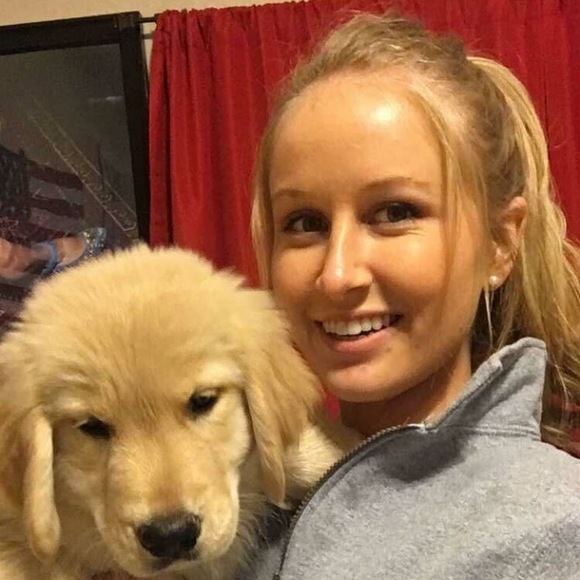 Profile Picture of Amanda Mcdaniel (@amcdaniel2014) on Poshmark