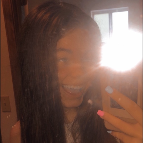 Profile Picture of Brianna Helmerson (@b_nichole28) on Poshmark