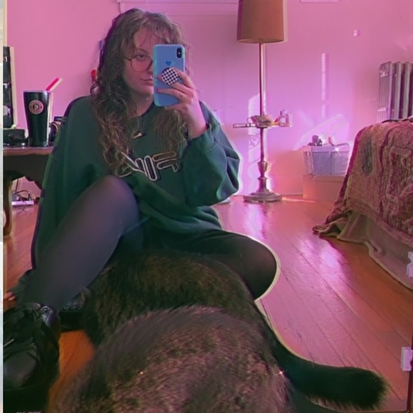 Profile Picture of Sierra Forester (@_tapwater) on Poshmark