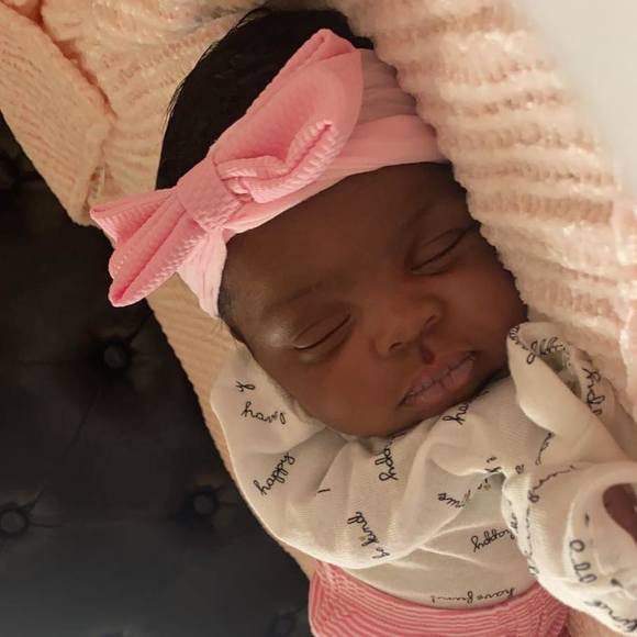 Teta Bropleh - Poshmark Profile Picture of Teta Bropleh (@tetabropleh) on Poshmark