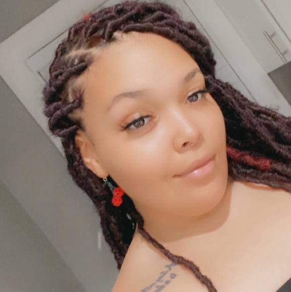 Profile Picture of Sophia Sangarie (@sophiafrak1) on Poshmark