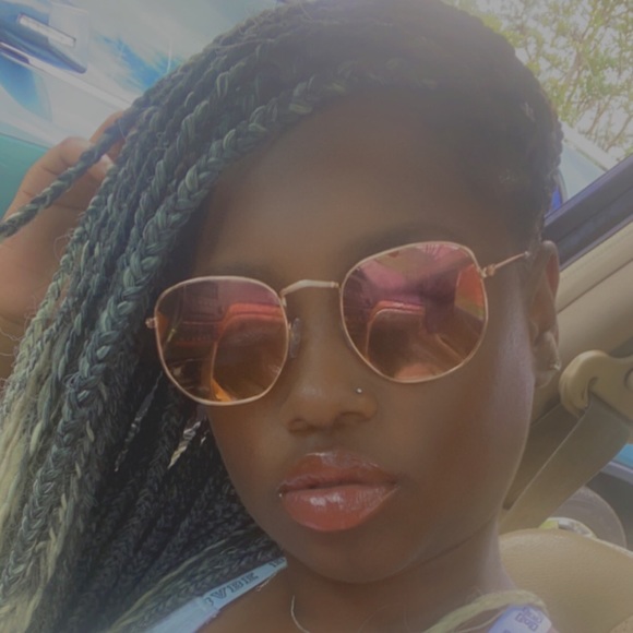 Profile Picture of Briana Joyner (@briifamouuus) on Poshmark