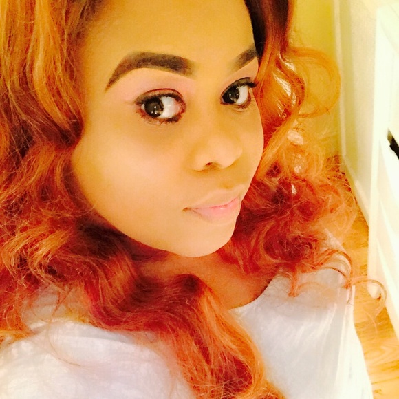 Profile Picture of Shadeen Moore (@bentleygodbless) on Poshmark