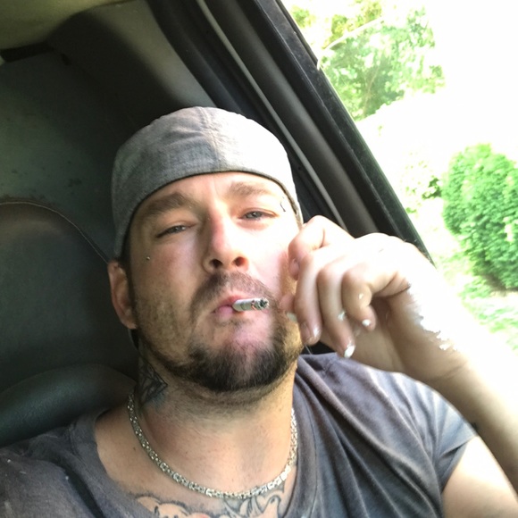 Profile Picture of Stevie Smith (@steviesmith558) on Poshmark