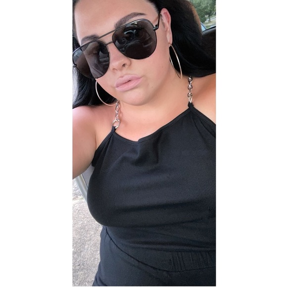 Sarah Mihelich - Poshmark Profile Picture of Sarah Mihelich (@s_mihelich) on Poshmark