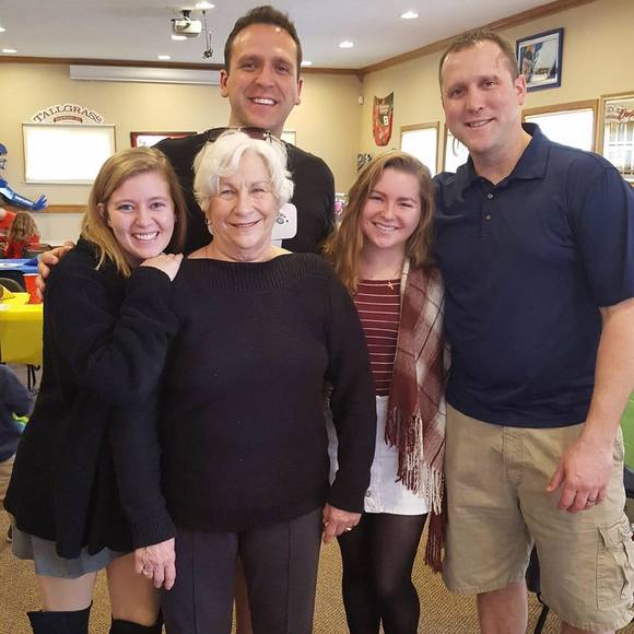 Regan Doiel - Poshmark Profile Picture of Regan Doiel (@reggie1993) on Poshmark