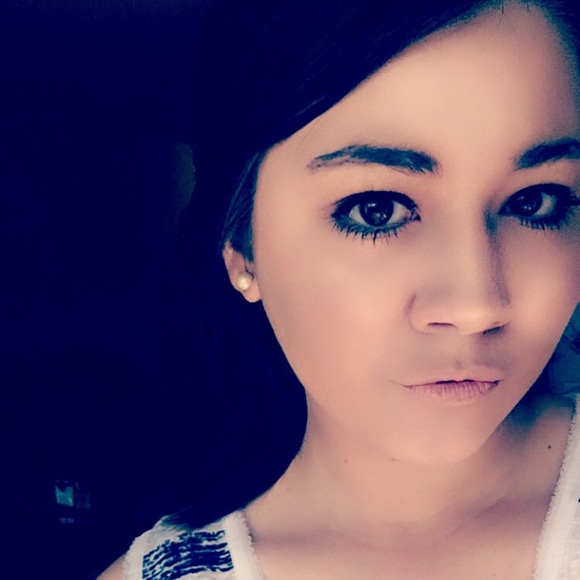 Profile Picture of Jenna Hoffay (@hoffayj) on Poshmark