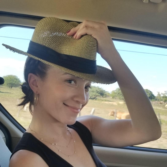 Profile Picture of Dominique Pearson (@domannyque) on Poshmark