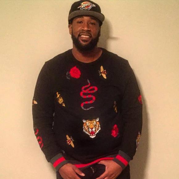 Profile Picture of Farad Waymer (@djdubbler) on Poshmark