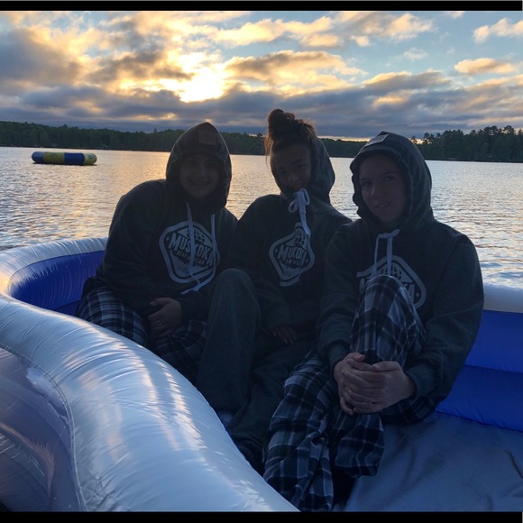 Profile Picture of Hannah Forestell (@hannahforestell) on Poshmark