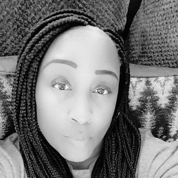 Profile Picture of Chari Carter (@jamaicancree) on Poshmark