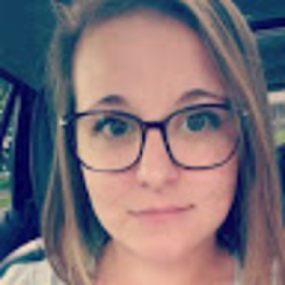 Profile Picture of Austin Laqua (@alaqua95) on Poshmark