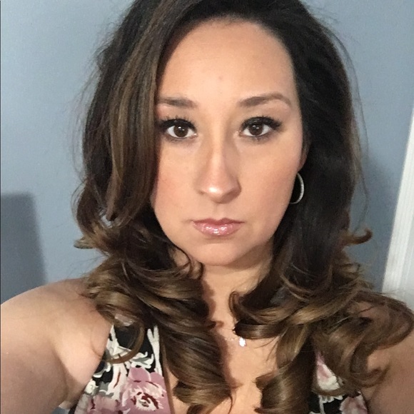 Profile Picture of Maureen Anson (@mma1110) on Poshmark