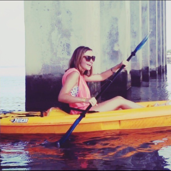 Profile Picture of Jillianne Larson (@leannelawson) on Poshmark